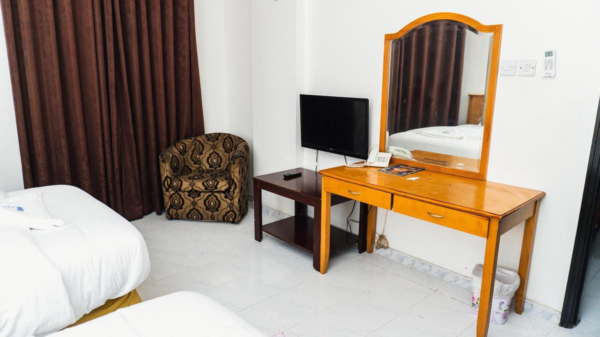 Pan Emirates Hotel Apartments Шарджа Екстер'єр фото